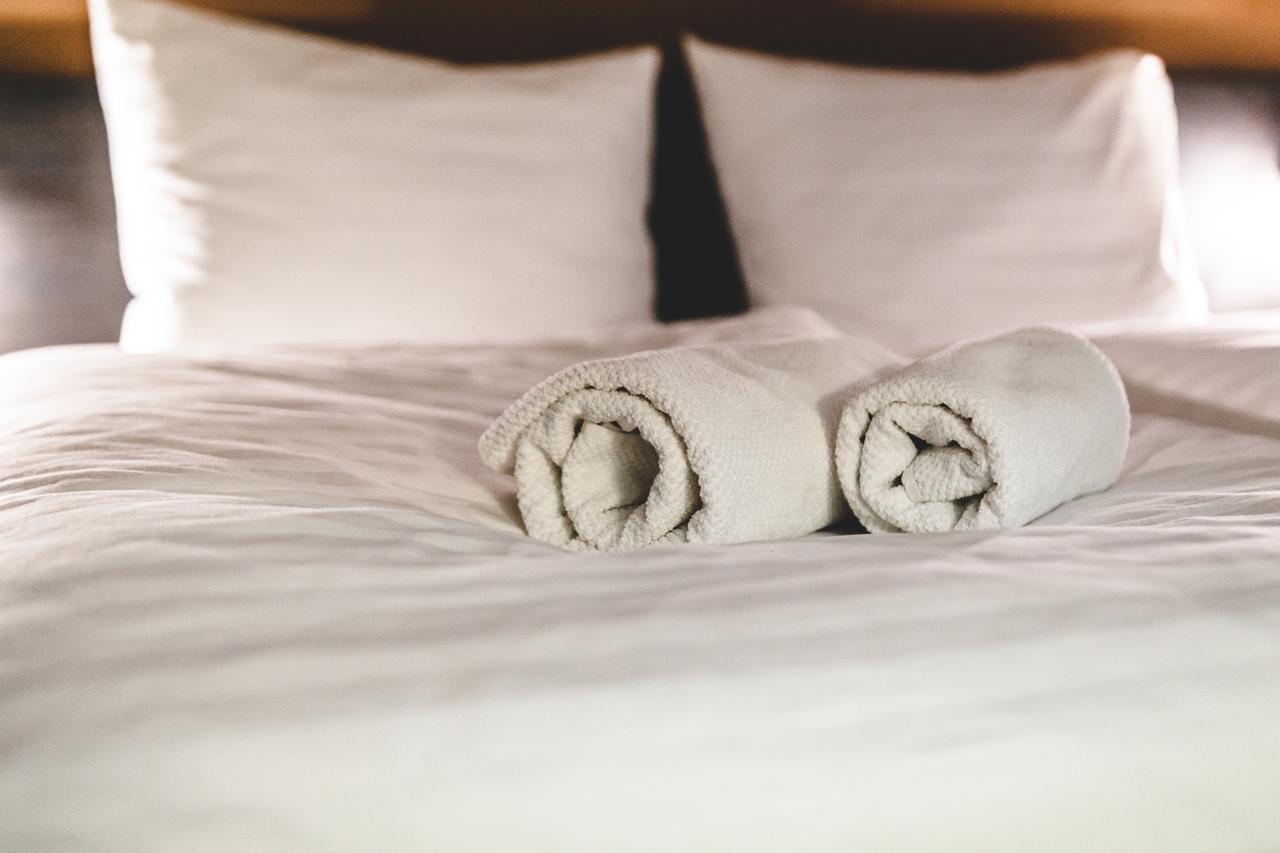 Silesia Residence Ostrava Extérieur photo Bath towels on a bed